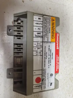 HONEYWELL S8670D IGNITION MODULE FURNACE PILOT CONTROL BOARD USED