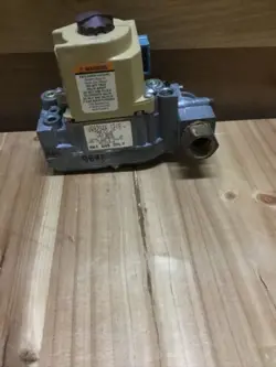 GAS VALVE VR8204A
