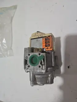 VR8204C