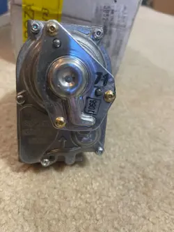 VR8304P4256