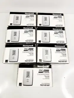 LOT OF 7 HONEYWELL PRO 2000 PROGRAMMABLE 1H/1C THERMOSTAT TH2110DV1008 