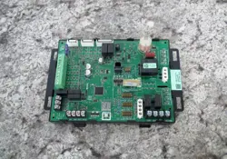 RHEEM RUUD HONEYWELL 62-104061-05 S9233F2024 FURNACE CONTROL CIRCUIT BOARD USED