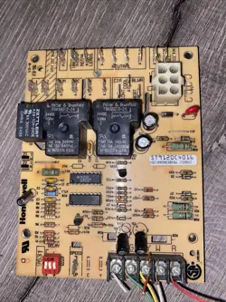 HONEYWELL ST9120C4016  FURNACE CONTROL CIRCUIT BOARD USED FREE SHIP