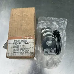 NEW HONEYWELL V4046A 1074 DELAYED OIL VALVE 120V