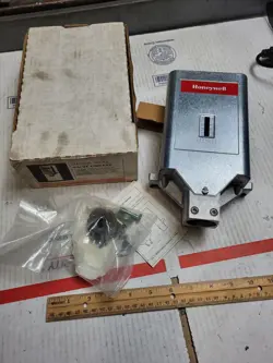 HONEYWELL Q618A 1032    VALVE LINKAGE