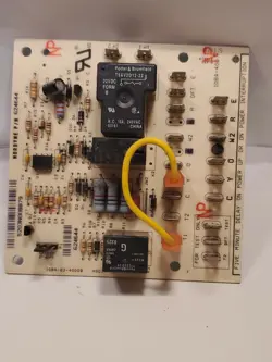 NORDYNE HONEYWELL FURNACE CONTROL BOARD 1084-400 C 1084-4000B #K27:813
