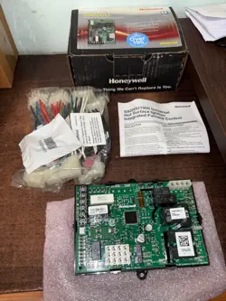 NEW HONEYWELL S9200U1000 UNIVERSAL INTEGRATED FURNACE CONTROL S1