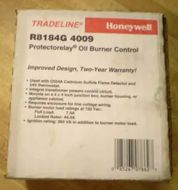 HONEYWELL R8184G4009 PROTECTORELAY OIL BURNER CONTROL NEW OLD STOCK