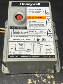 HONEYWELL R8184G1286 INTERNATIONAL OIL BURNER PRIMARY CONTROL R8184G 1286