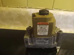 HONEYWELL VR8205H8016 FURNACE GAS CONTROL VALVE