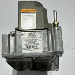 HONEYWELL VR8204P1171  24V NATURAL GAS VALVE, USED