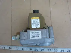 HONEYWELL  VR8304M3905 24V NATURAL GAS VALVE, USED