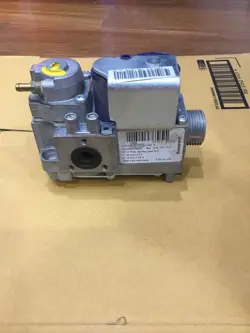 HONEYWELL VK8115V 1242 4 GAS VALVE