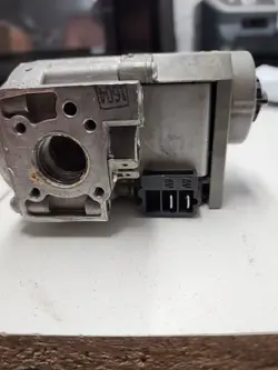 VR8205M1106