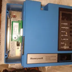 HONEYWELL MICROCOMPUTER BURNER CONTROL SYSTEM TYPE BC7000L