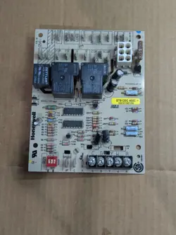HONEYWELL ST9120C4057 FURNACE CONTROL CIRCUIT BOARD HQ1011927HW TESTED 
