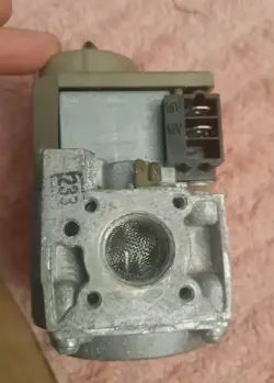 VR8205M2443 FURNACE