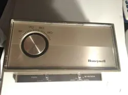 HONEYWELL T 872 F 1001 1 THERMOSTAT AND SUB BASE