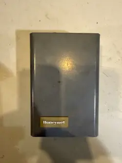 HONEYWELL L8148E1257 AQUASTAT HIGH LIMIT RELAY L8148E