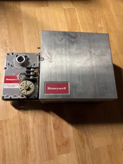 R7516B1049 17 MICROCEL