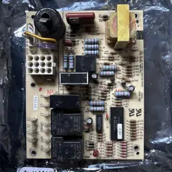 HONEYWELL GOODMAN AMANA B18099-18 CONTROL CIRCUIT BOARD 1068-400 USED