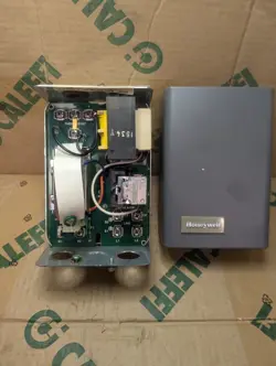HONEYWELL L8148 E 1265 AQUASTAT