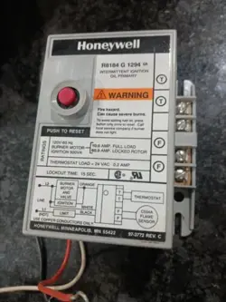 HONEYWELL / PROTECTORRELAY OIL BURNER CONTROL / R8184G1294