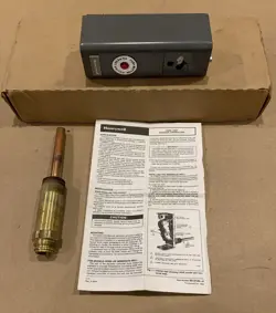 HONEYWELL L4006E 1026 AQUASTAT CONTROLLER W/ IMMERSION WELL