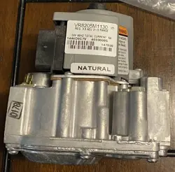 OEM HONEYWELL NO. VR8205M1130 GAS HVAC FURNACE VALVE - REZNOR NO. 147830