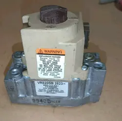 HONEYWELL VR8205M 2823 FURNACE GAS CONTROL VALVE 24V 50/60 HZ 