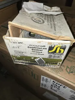 HONEYWELL R8182D1111 VERTICAL MOUNT