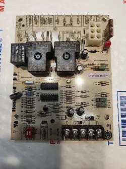 ST9120C 4016  ARMSTRONG HONEYWELL HQ1009836HW FURNACE CONTROL CIRCUIT BOARD AU43
