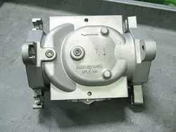 NEW HONEYWELL LARGE BODY INTEGRATED GAS VALVE V5097C1018