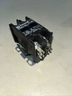 2-POLE 32AMP FLA