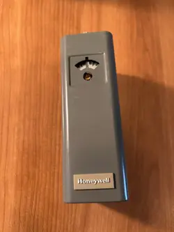 NEW HONEYWELL L4006A1009 AQUASTAT CONTROLLER 2 WIRE 100-240F/250V MAX USA