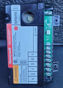 HONEYWELL S8670K PILOT IGNITION CONTROL 24V 60HZ 1/2A