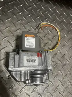 HONEYWELL VR8204C3007 STEP OPENING GAS VALVE FOR BURNHAM. SAME DAY SHIPPING