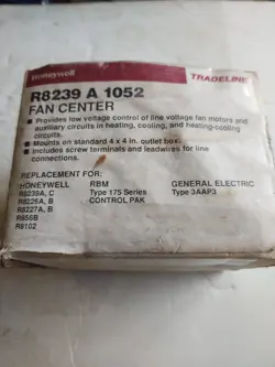 R8239