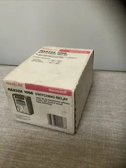 NEW IN BOX HONEYWELL TRADELINE SPST SWITCHING RELAY RA832A 1066
