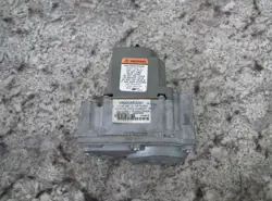 NORDYNE HONEYWELL 624610 VR8205R2091 FURNACE GAS VALVE USED FREE SHIPPING