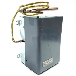 L8151A1052 HONEYWELL TRIPLE AQUASTAT RELAY
