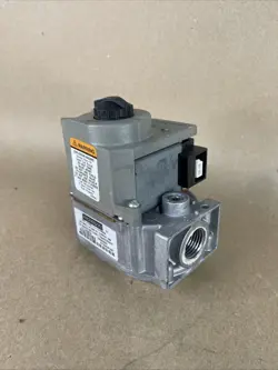 HONEYWELL VR8205S2353 HVAC FURNACE GAS VALVE EF32CB190 (G12)
