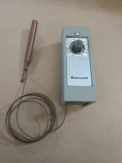 HONEYWELL T675A 1540 REMOTE BULB TEMPERATURE CONTROLLER BRAND NEW