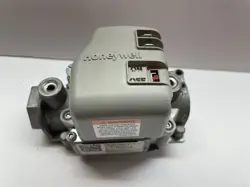 FURNACE GAS VALVE HONEYWELL VR8215S1214 USED WORKING