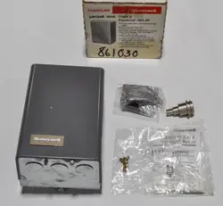 HONEYWELL L8124E1016 TRIPLE AQUASTAT RELAY