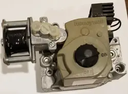 HONEYWELL VR8205Q2794 FURNACE GAS VALVE, WORKS PERFECT, EF33CB192 SHIPPED!