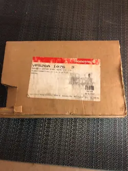 HONEYWELL VP526A1076 PNEUMATIC VALVE NEW!