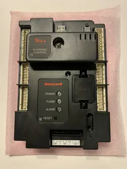 NEW HONEYWELL SOLA R7910B1009 HYDRONIC CONTROL SYSTEM 