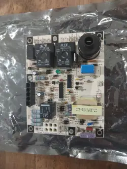 HONEYWELL LENNOX 1097-83-503A FURNACE CONTROL CIRCUIT BOARD