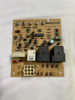HONEYWELL ST9101A 1014 47-22827-03 FAN CONTROL BOARD (USED)